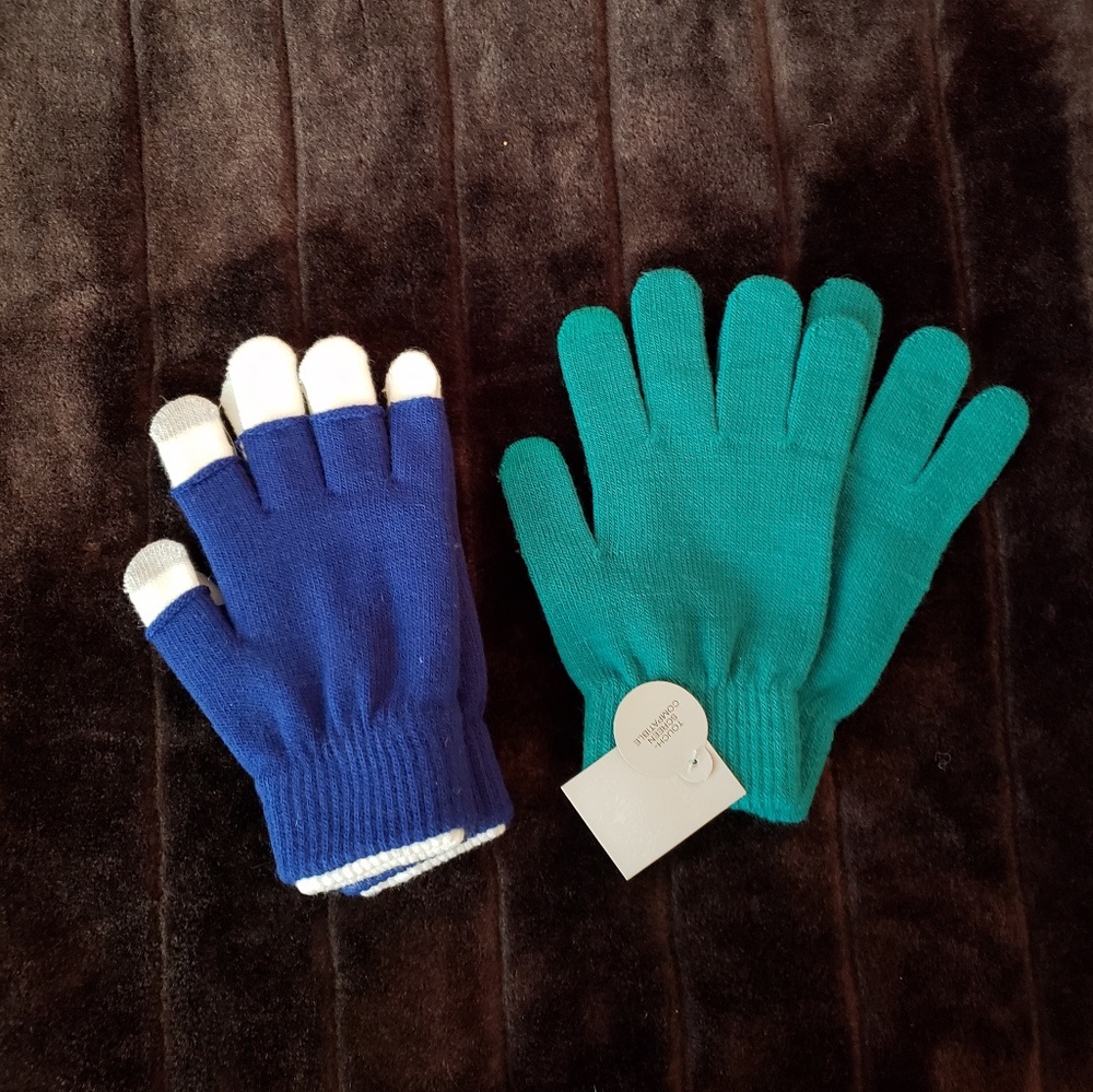 Two pair Knit gloves - Picture 1 of 3